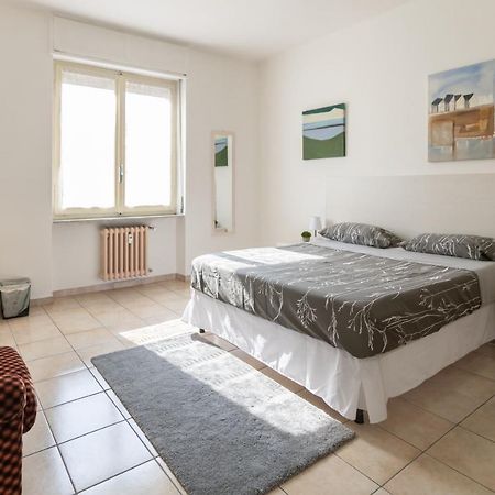 House Of Poet Wide Apartment In The City Center Asti Extérieur photo
