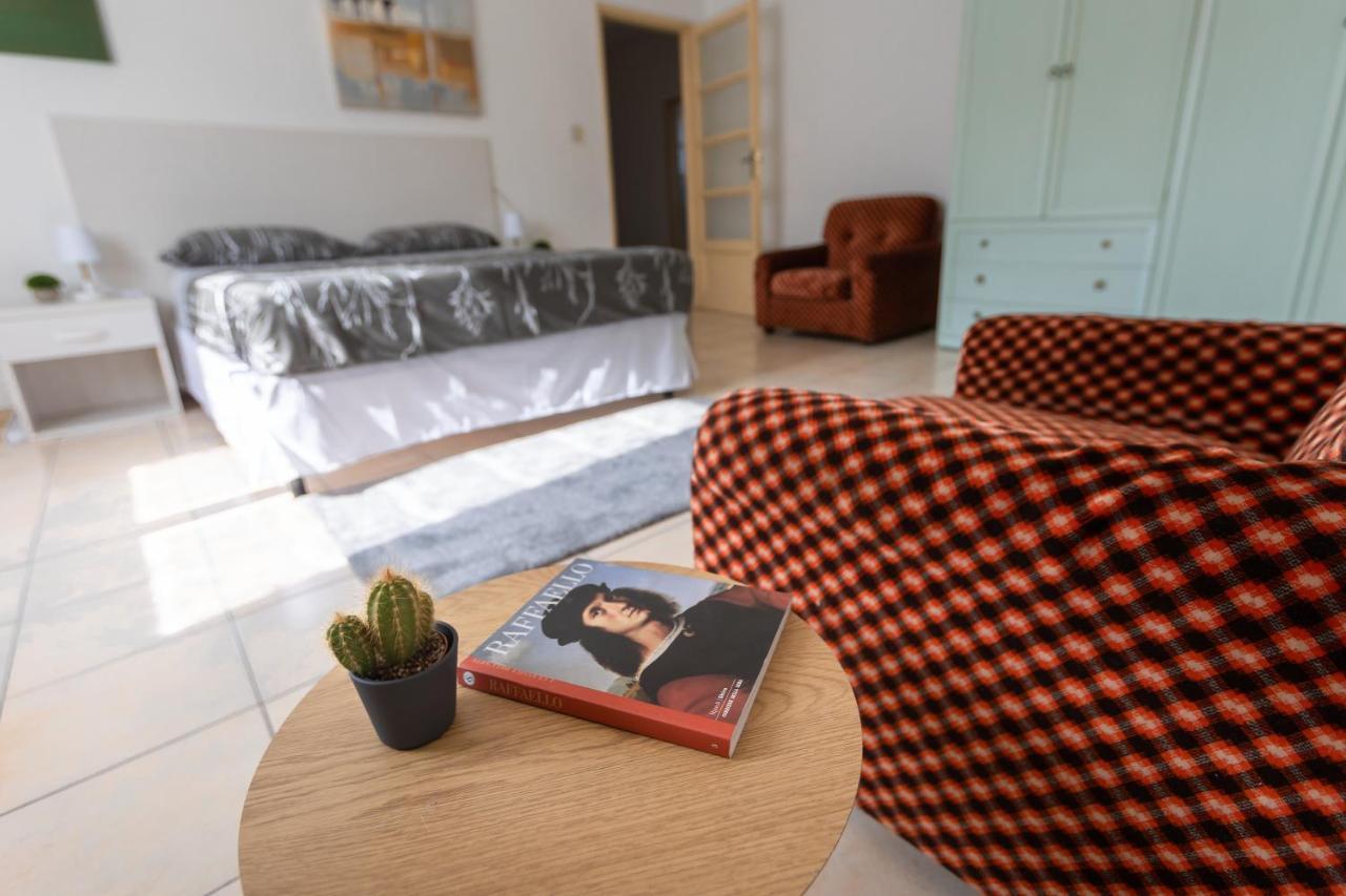 House Of Poet Wide Apartment In The City Center Asti Extérieur photo