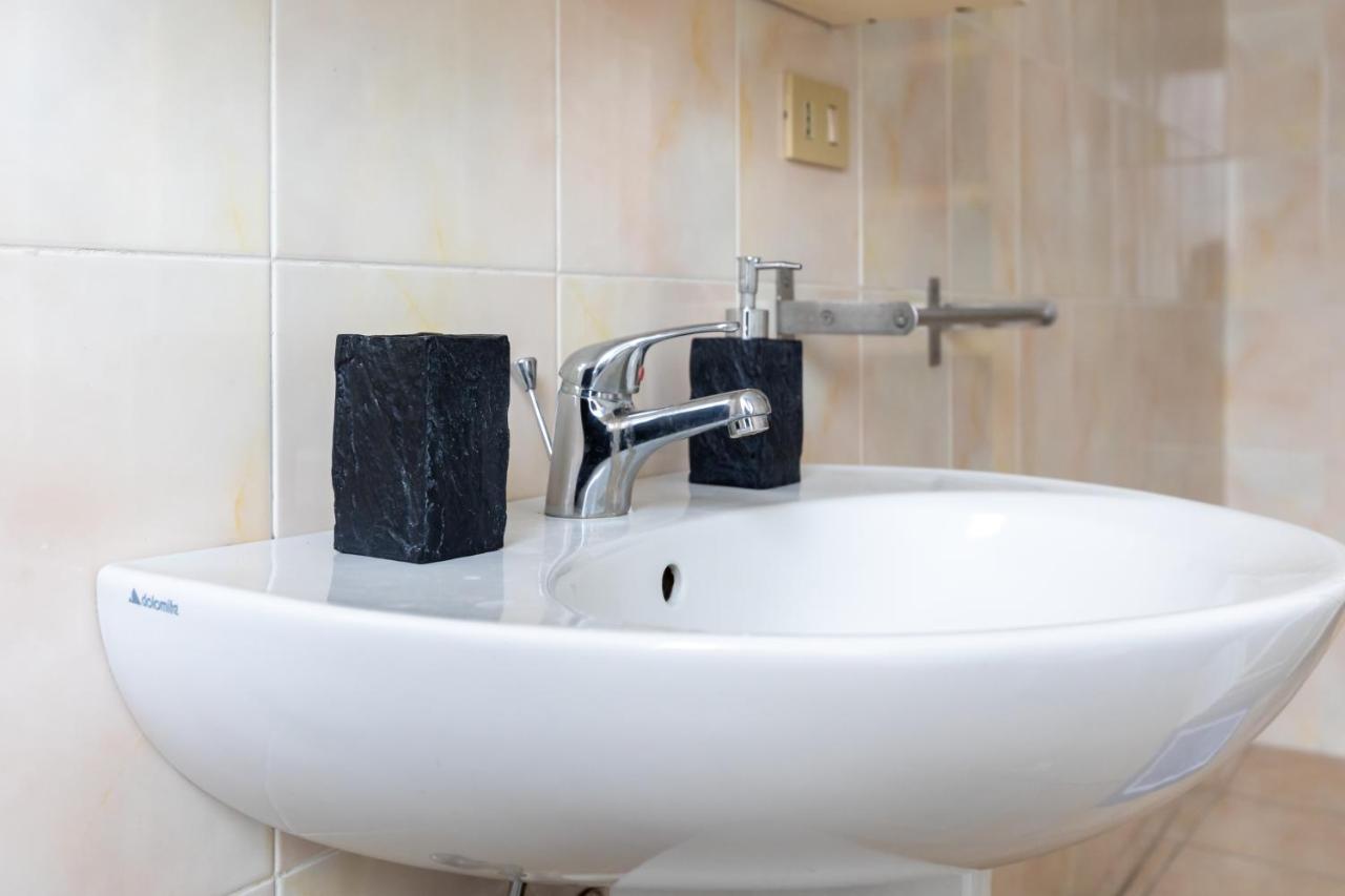 House Of Poet Wide Apartment In The City Center Asti Extérieur photo